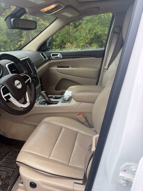 Used 2018 Jeep Grand Cherokee Overland AWD/4WD image 13