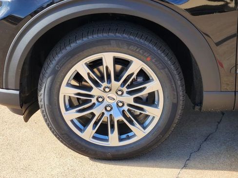 New 2026 Ford Explorer Platinum image 10