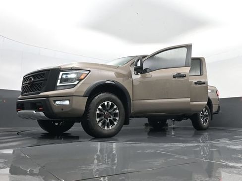 Used 2023 Nissan Titan PRO-4X w/ Pro-4x Convenience Package AWD/4WD image 35