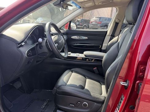 Used 2025 Genesis GV70 2.5T AWD/4WD image 16