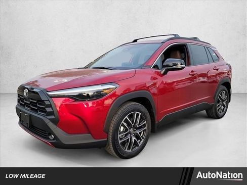 Used 2026 Toyota Corolla Cross XLE image 1