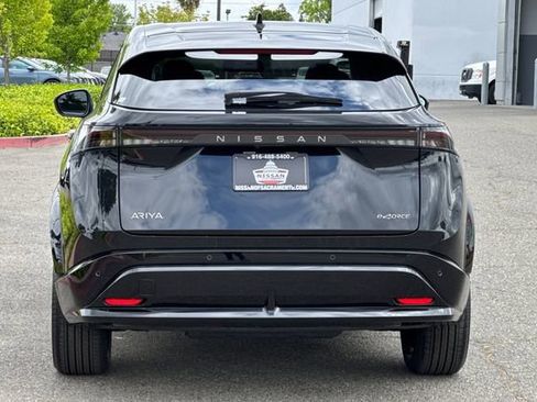 New 2025 Nissan Ariya AWD image 6