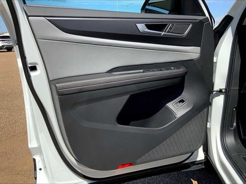 New 2026 Volkswagen Atlas Peak Edition AWD/4WD image 10