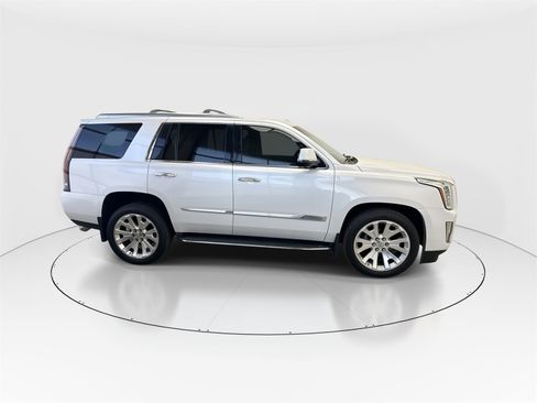 Used 2016 Cadillac Escalade Luxury image 9