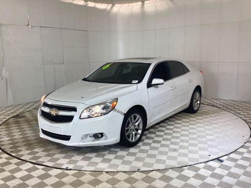 Used 2016 Chevrolet Malibu LT w/ Sun And Convenience Package FWD image 5