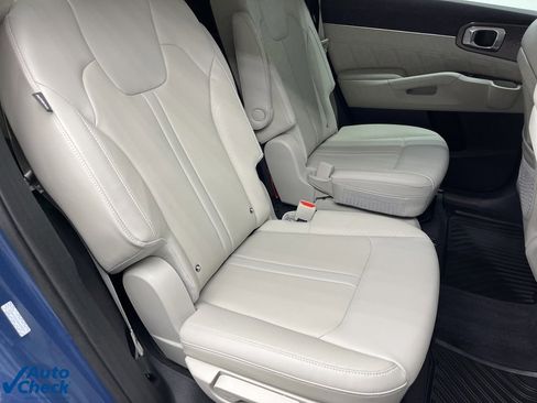 Used 2025 Kia Sorento SX image 24