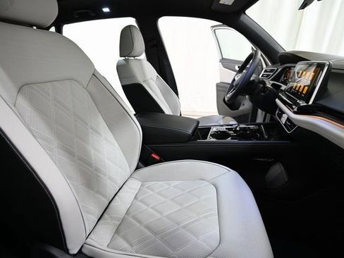New 2026 Volkswagen Atlas Cross Sport SEL Premium R-Line AWD/4WD image 28