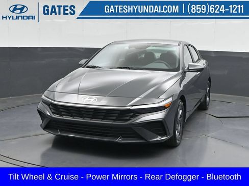 Certified 2024 Hyundai Elantra SEL FWD image 5
