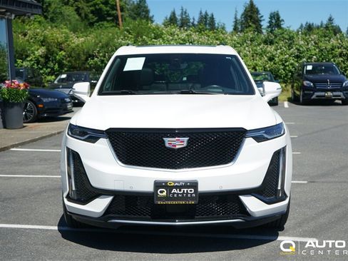 Used 2024 Cadillac XT6 Sport w/ Technology Package AWD/4WD image 2