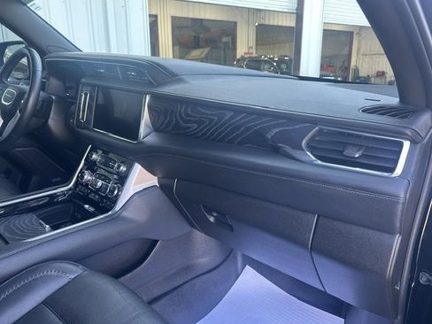 Used 2023 GMC Yukon Denali AWD/4WD image 13