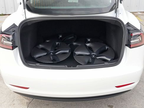 Used 2020 Tesla Model 3 Standard Range Plus image 10