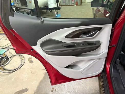 Used 2019 GMC Terrain SLT w/ Preferred Package image 11