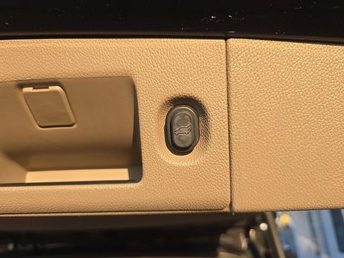 Used 2015 Chevrolet Tahoe LTZ image 20