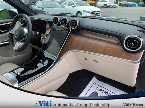 Used 2024 Mercedes-Benz GLC 300 4MATIC image 30