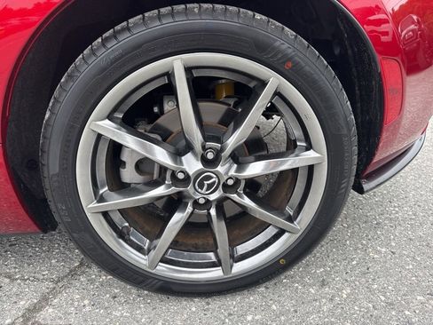 Used 2020 MAZDA MX-5 Miata Grand Touring w/ Appearance Package RWD image 25