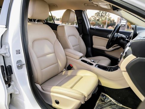 Used 2019 Mercedes-Benz GLA 250 w/ Convenience Package image 36