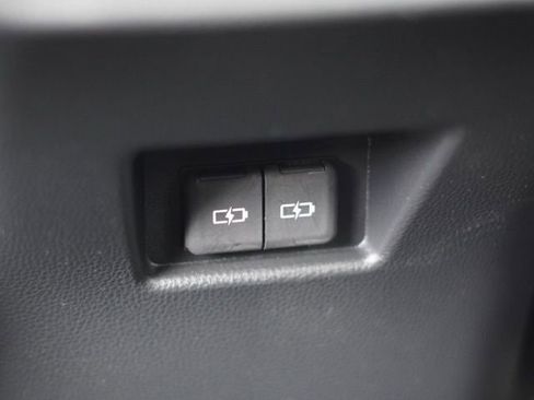 Certified 2024 Toyota Venza LE image 38