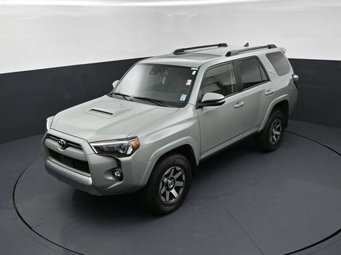 Used 2022 Toyota 4Runner TRD Off-Road Premium AWD/4WD image 14