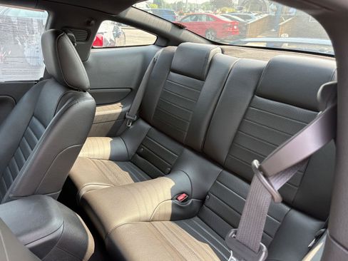 Used 2009 Ford Mustang GT RWD image 19