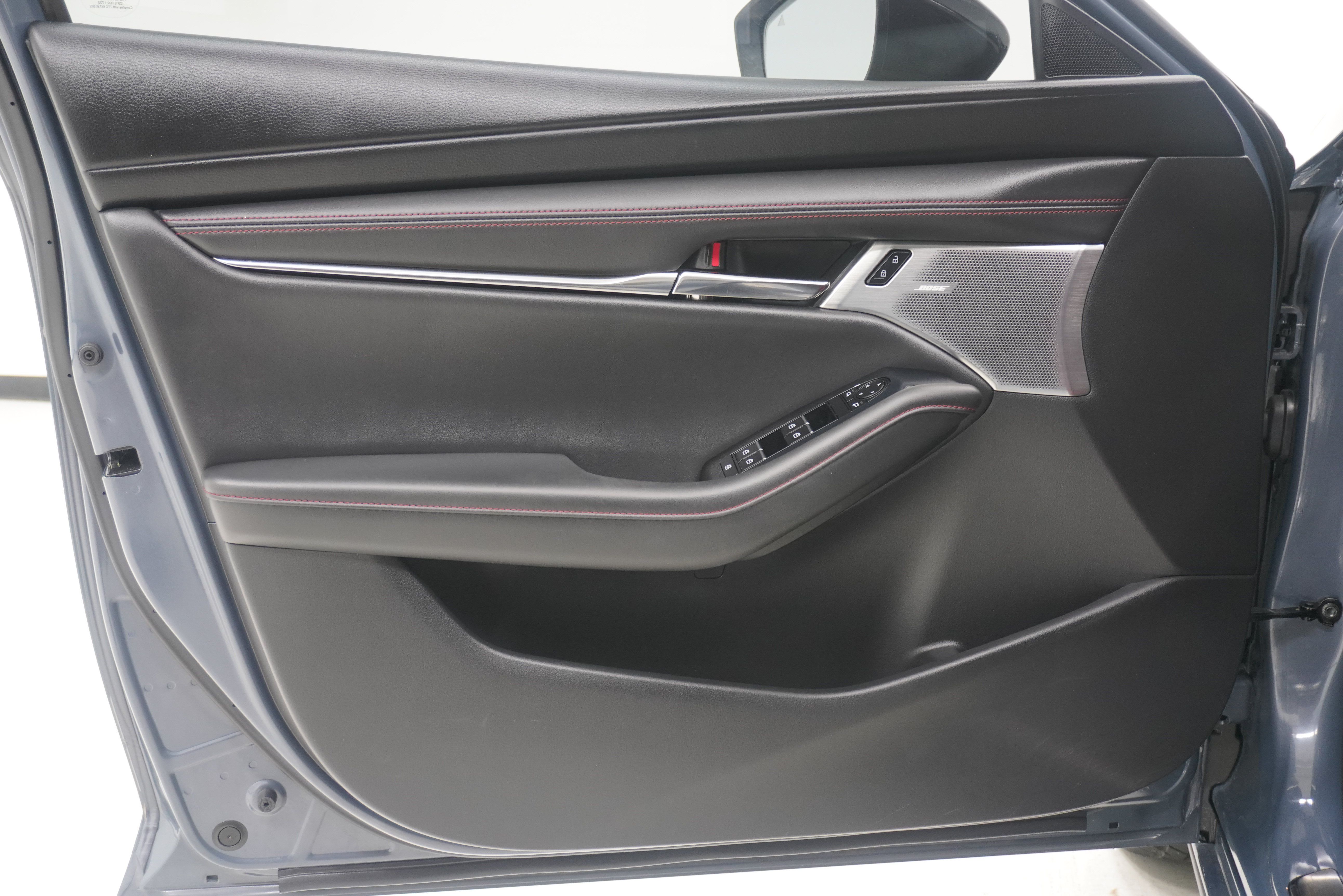 Used 2022 MAZDA MAZDA3 s FWD image 14