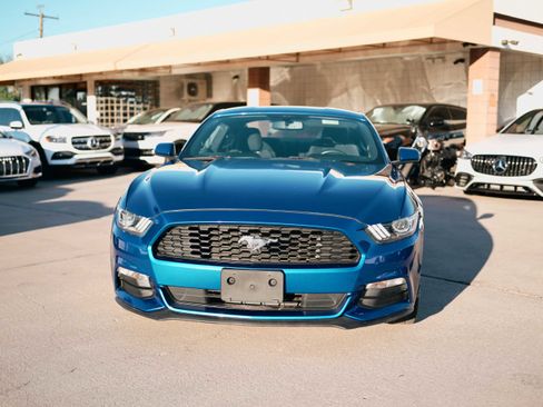 Used 2017 Ford Mustang Coupe image 2