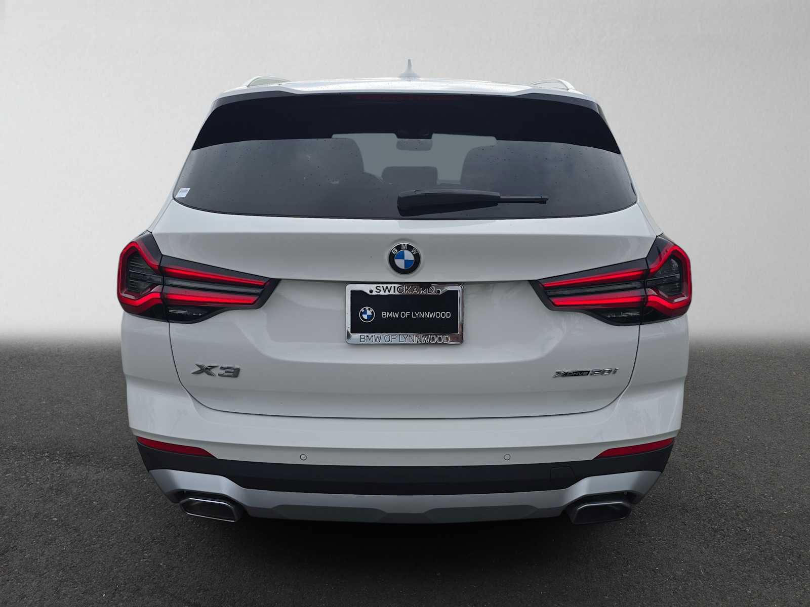 Used 2023 BMW X3 xDrive30i w/ Premium Package w/ZPA AWD/4WD image 4