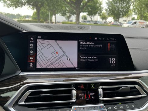 Used 2020 BMW X5 sDrive40i w/ M Sport Package RWD image 23