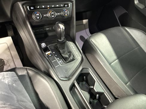 Used 2019 Volkswagen Tiguan SE w/ Panoramic Sunroof Package FWD image 30