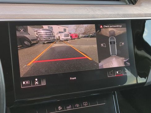 Used 2019 Audi e-tron Premium Plus image 34
