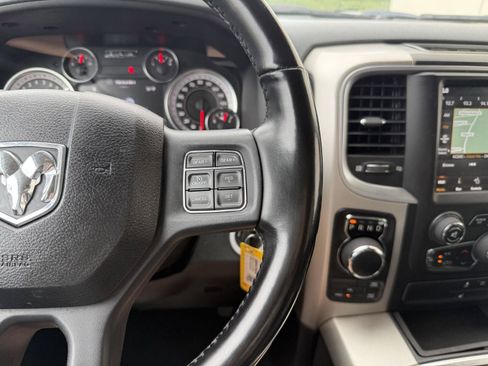 Used 2020 RAM 1500 Classic SLT w/ Luxury Group AWD/4WD image 22