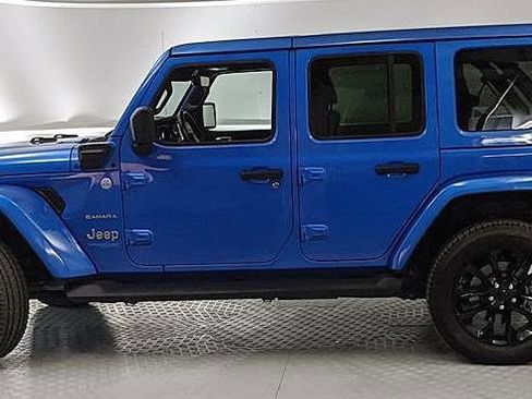 Used 2021 Jeep Wrangler Unlimited Sahara w/ Cold Weather Group image 5