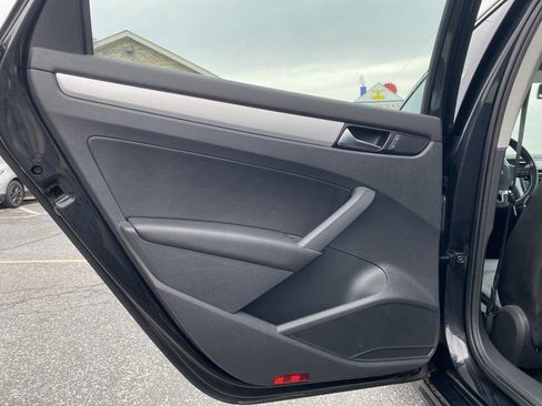 Used 2013 Volkswagen Passat 2.5 SE image 12