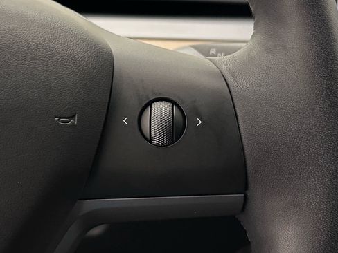 Used 2023 Tesla Model Y Long Range image 26