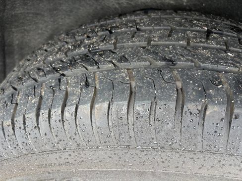 Used 2011 Jeep Grand Cherokee Laredo w/ Security & Convenience Group image 8