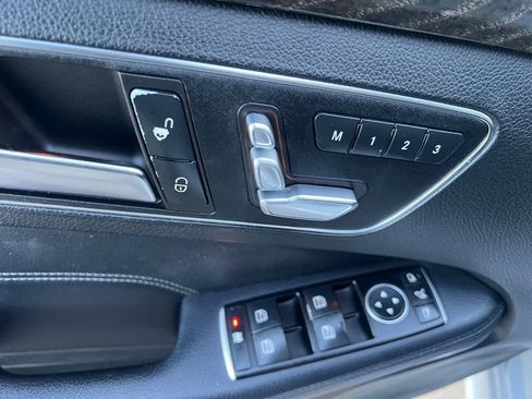 Used 2016 Mercedes-Benz E 350 4MATIC Sedan image 17
