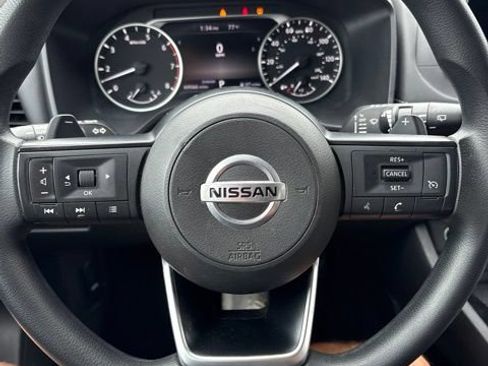Used 2021 Nissan Rogue S FWD image 9