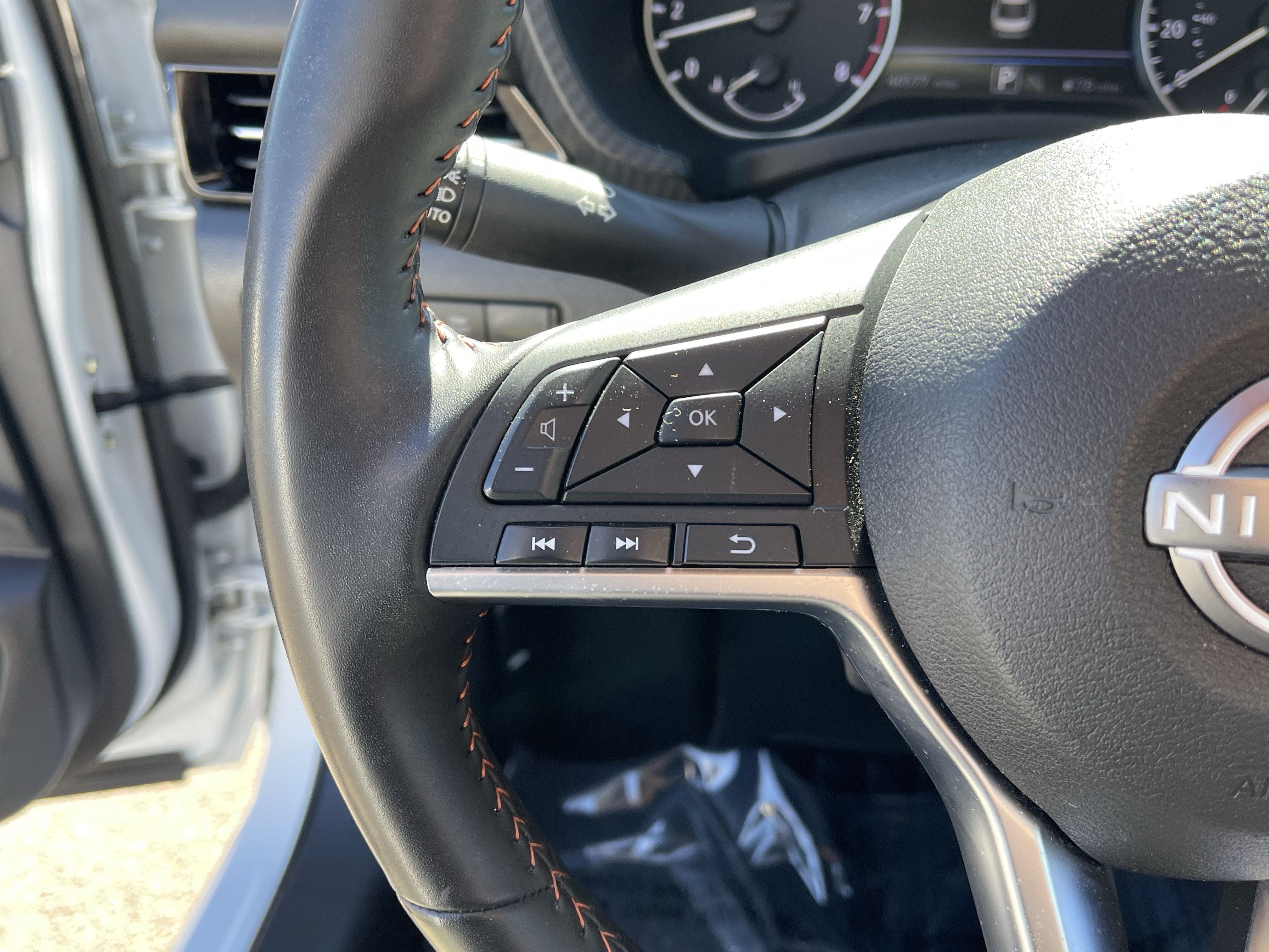 Used 2025 Nissan Sentra SR FWD image 19