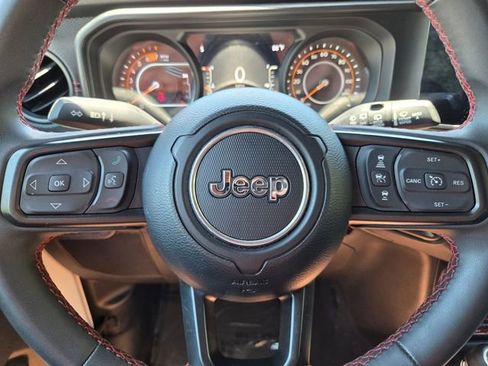 Certified 2024 Jeep Wrangler Unlimited Rubicon AWD/4WD image 33