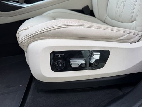 Used 2021 BMW X7 xDrive40i w/ M Sport Package image 14