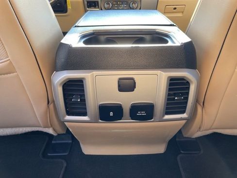 Used 2019 Ford F250 Lariat w/ Chrome Package image 27