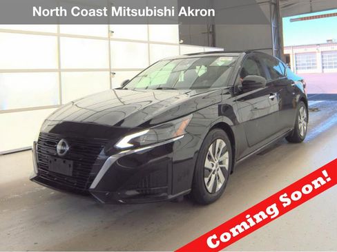 Used 2023 Nissan Altima 2.5 S image 1