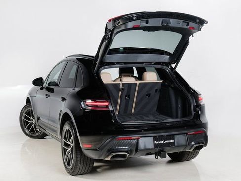 Certified 2025 Porsche Macan image 33
