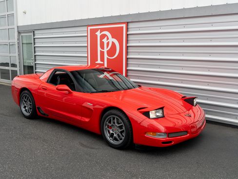 Used 2001 Chevrolet Corvette Z06 w/ Memory Pkg RWD image 33
