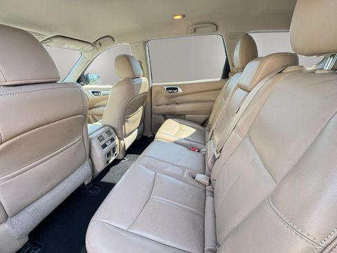 Used 2018 Nissan Pathfinder SL FWD image 12