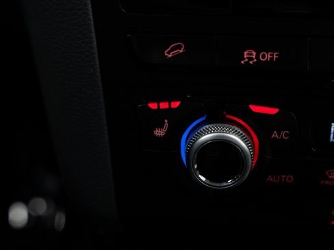 Used 2017 Audi Q5 2.0T Premium Plus w/ Technology Package image 14