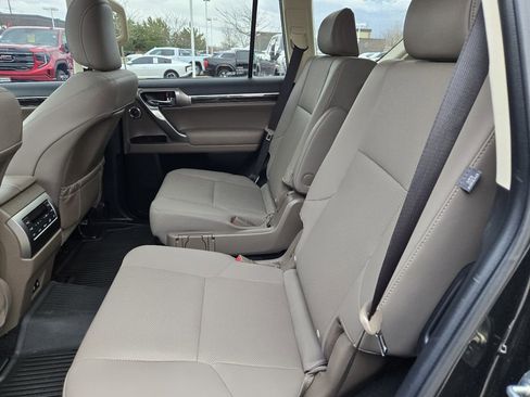Used 2022 Lexus GX 460 Premium w/ Accessory Package AWD/4WD image 3