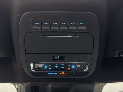 Used 2026 Ford F450 Platinum w/ FX4 Off-Road Package AWD/4WD image 37