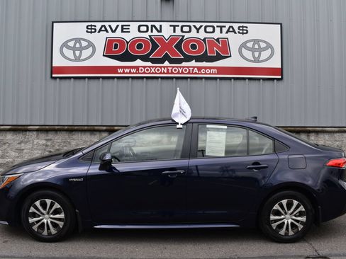 Certified 2021 Toyota Corolla LE FWD image 4