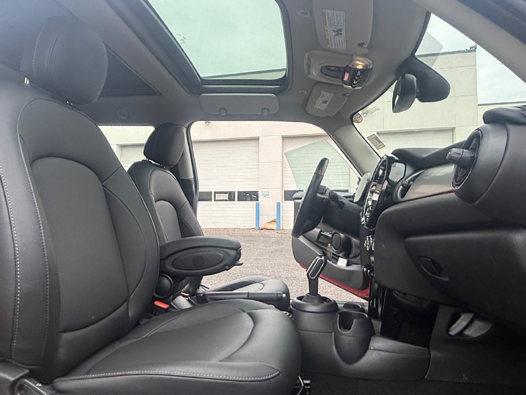 Used 2023 MINI Cooper 2-Door Hardtop FWD image 26
