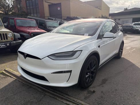 Used 2022 Tesla Model X image 1